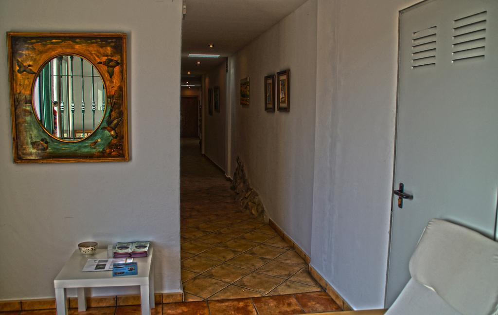 Alojamientos Turisticos Isa I Toni Sella Bagian luar foto